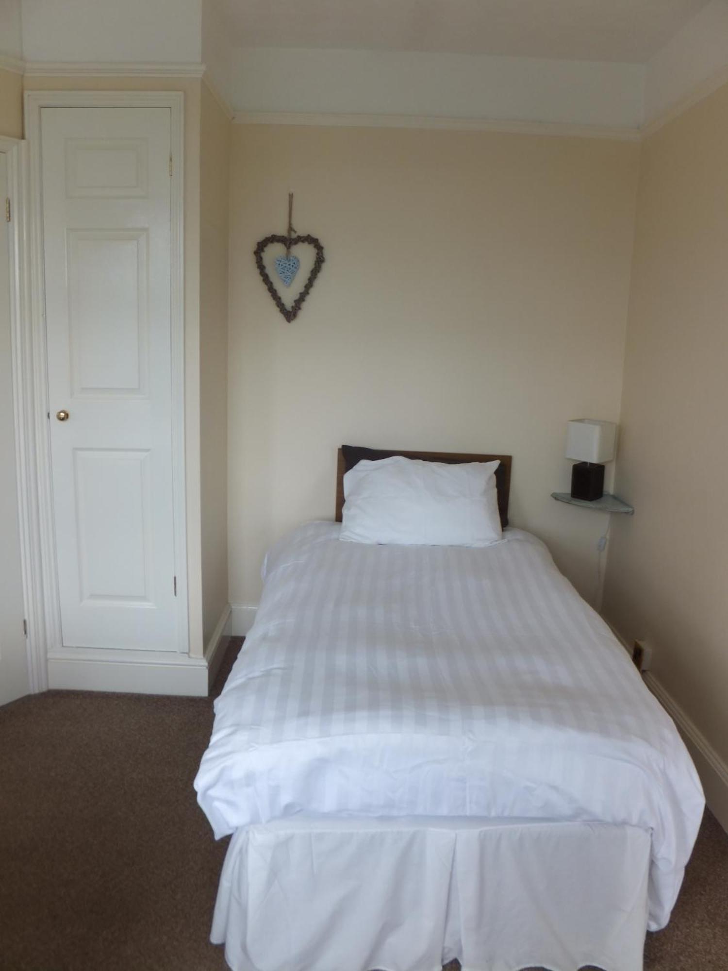 Sea Jade Guest House Буде Экстерьер фото