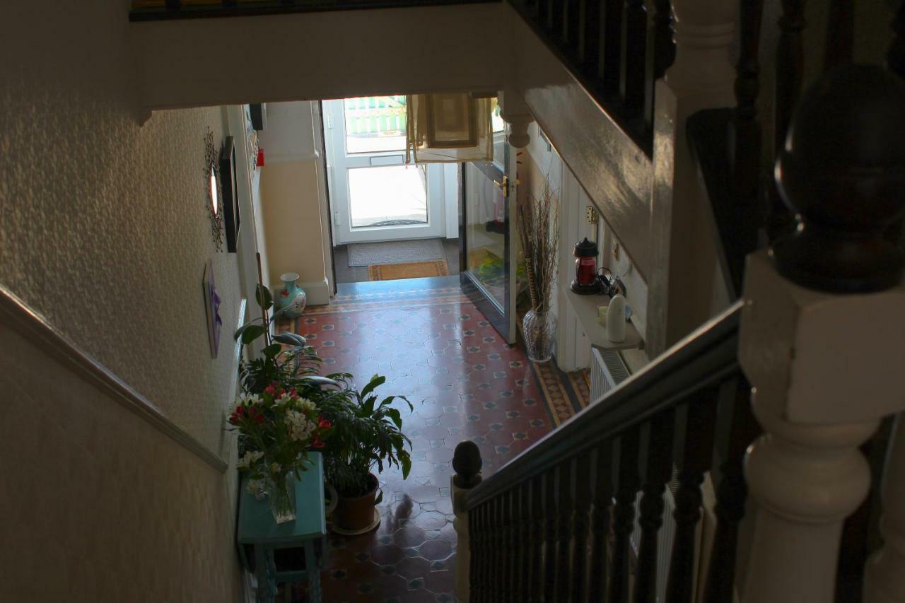 Sea Jade Guest House Буде Экстерьер фото